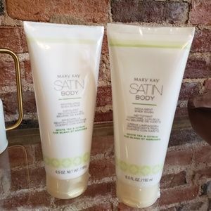 Mary Kay Satin Body Wash/Scrub Set White Tea